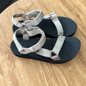 Teva mid platform sandal